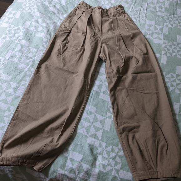L.F. Markey Jenkin trouser in camel - Picture 2 of 6
